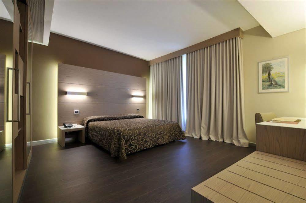 Hotel Federico II Jesi Exteriör bild